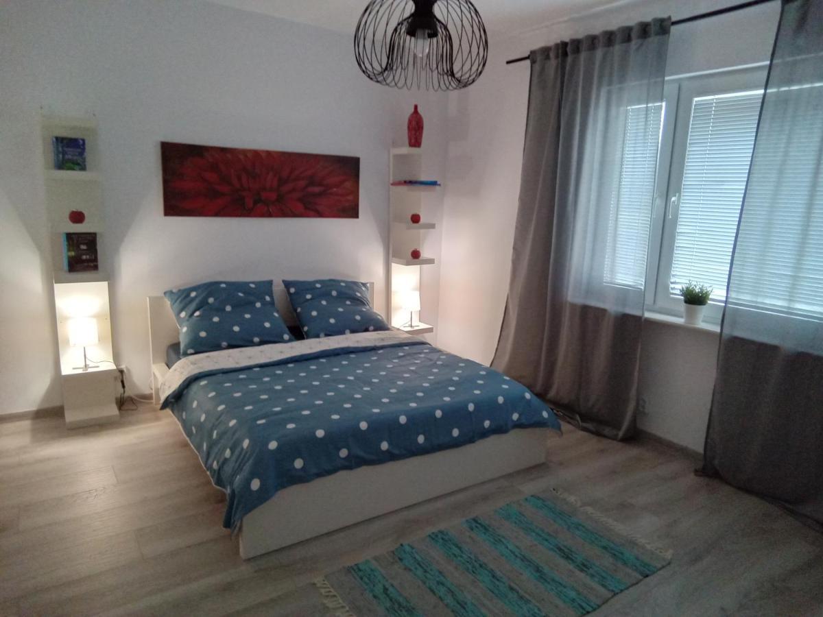 Domek U Kazi Sadowne Exteriör bild